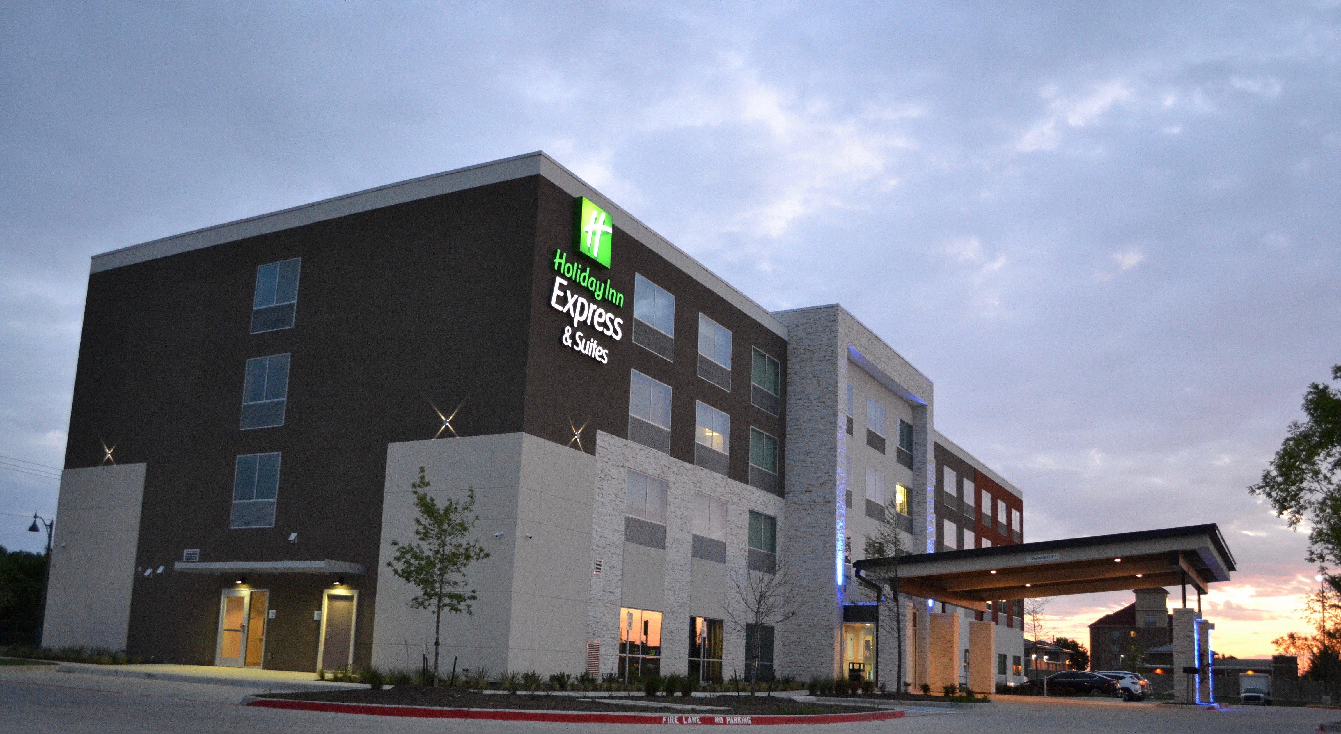 Holiday Inn Express & Suites Mckinney - Frisco East By Ihg Exterior photo