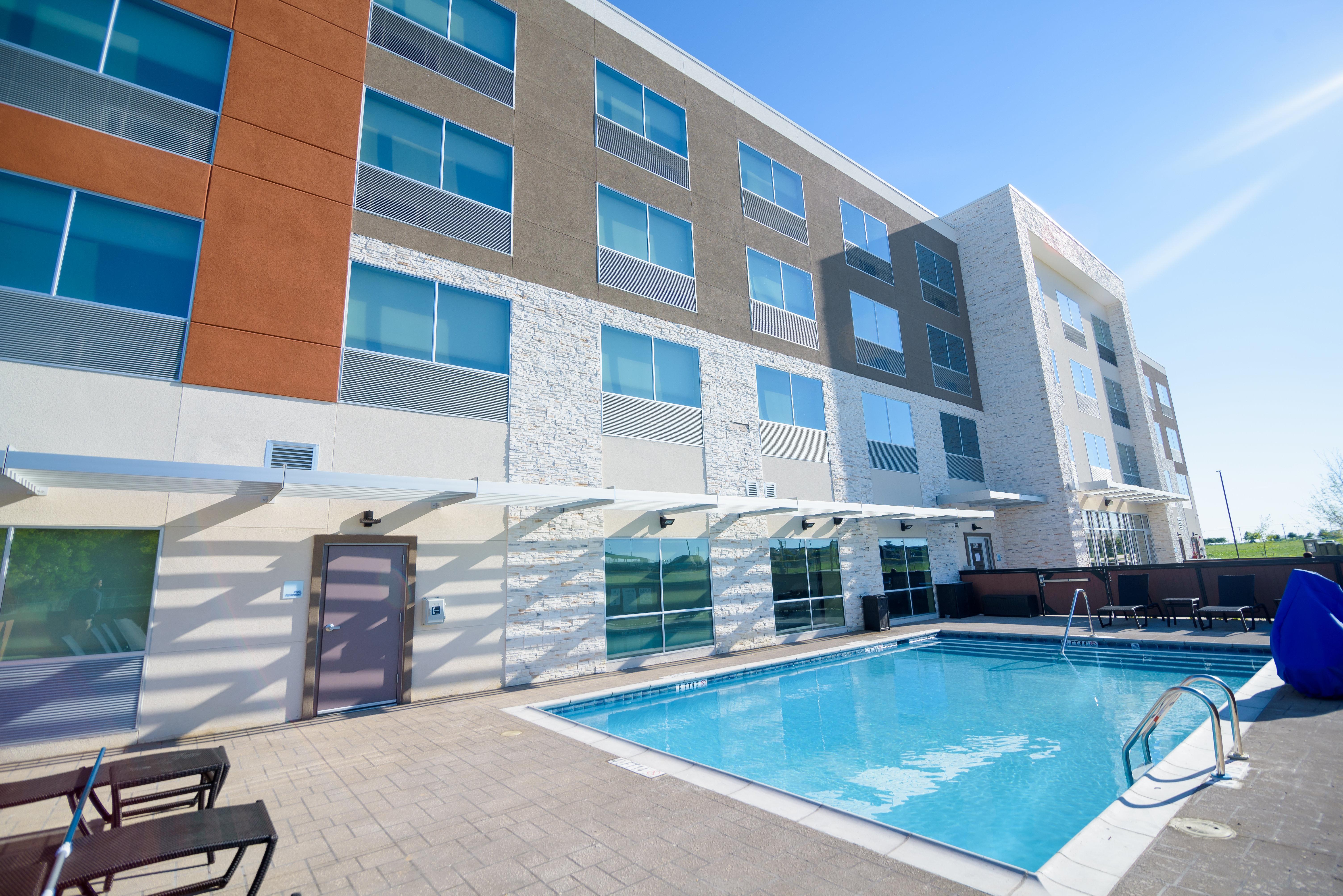 Holiday Inn Express & Suites Mckinney - Frisco East By Ihg Exterior photo