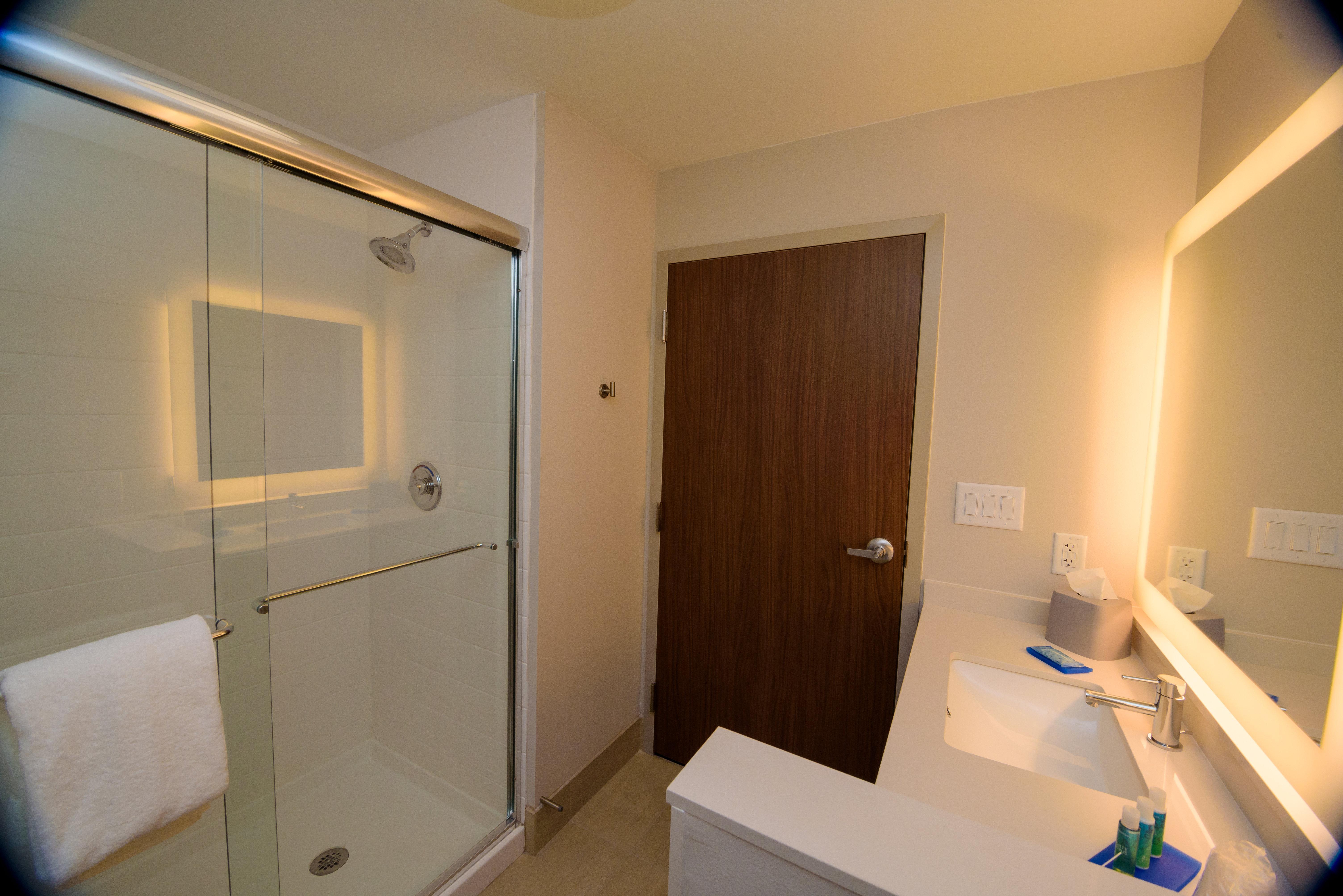 Holiday Inn Express & Suites Mckinney - Frisco East By Ihg Exterior photo